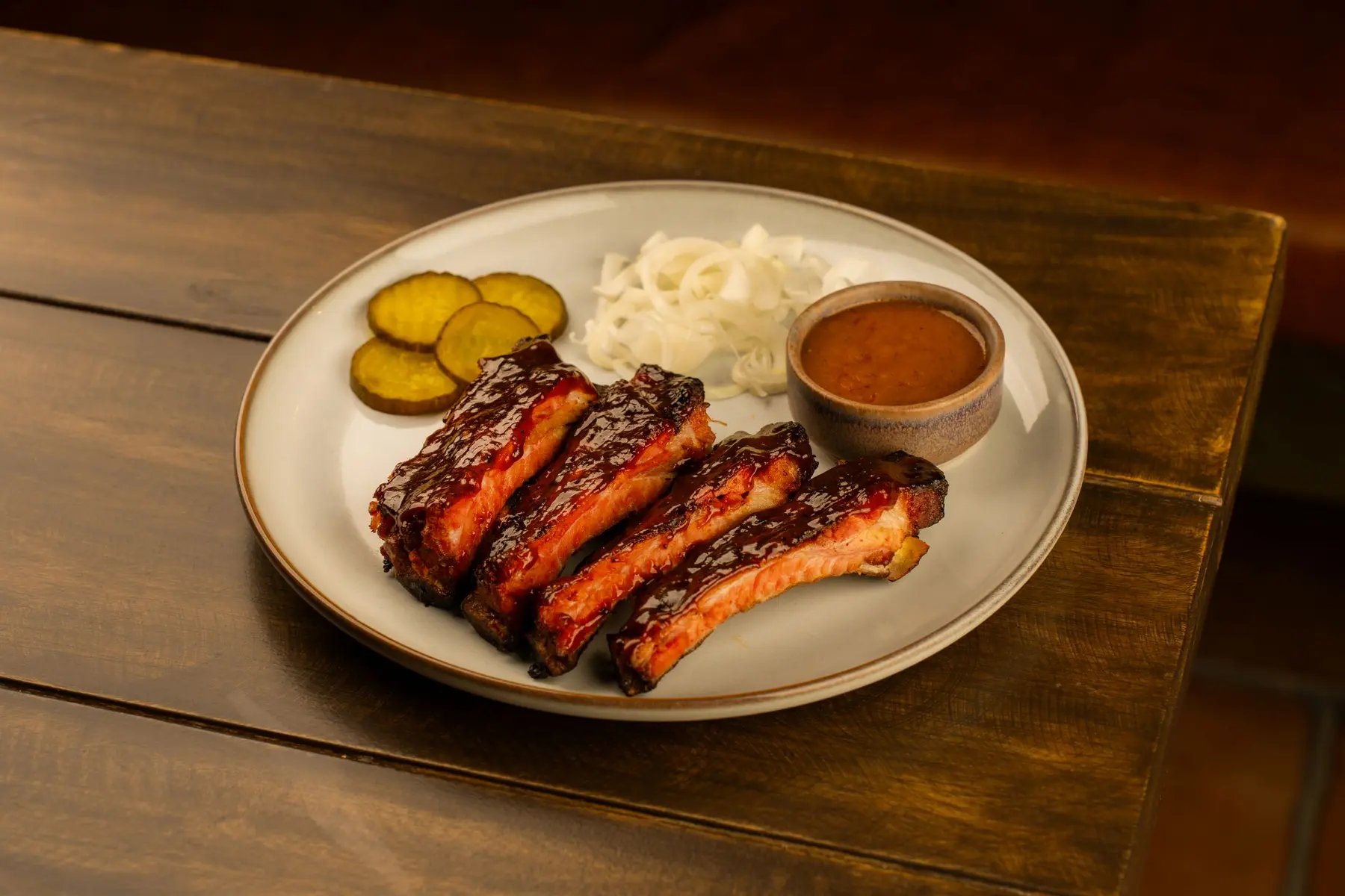 Glazed grilled ribs with fresh sides